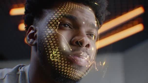 アフリカ系アメリカ人男性の顔の肖像画 人間の未来的な生体認証Ai顔認識システムの3Dアニメーション アクセスのための識別 プライバシーとスキャン技術の概念 — ストック動画
