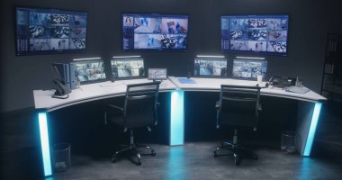 Yapay zeka yüz tanıma sistemiyle mobese kameralarını izlemek için modern güvenlik kontrol merkezinde çalışma alanı. Bilgisayar monitörleri, tablet ve güvenlik kameralarının görüntülerini gösteren büyük dijital ekranlar.