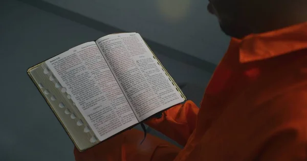 Close Shot Bible African American Prisoner Holds Book Hand Reads — Stock Photo, Image