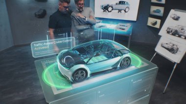İki erkek otomotiv mühendisi yeni çevre dostu elektrikli araba geliştiriyor. Fütürist artırılmış sanal otomobil prototipi kullanıyorlar. Yüksek teknolojili araçların 3 boyutlu grafikleri. VFX canlandırması.