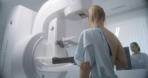 Hospital Radiology Room Caucasian Woman Stands Mammography Screening Examination Clinic — Stock Photo, Image