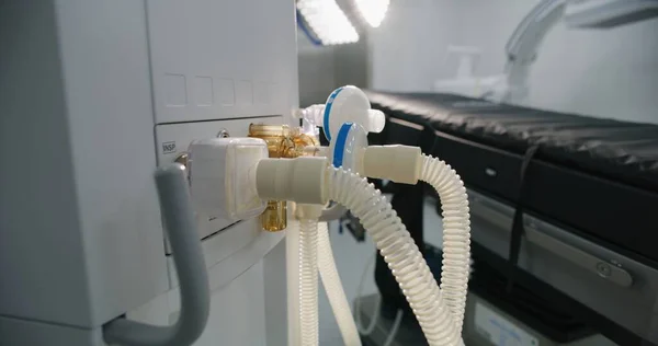 Detailní Záběr Trubic Podpory Života Nebo Plicního Ventilačního Stroje Stojícího — Stock fotografie