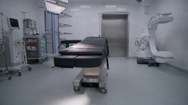 Dolly Prise Vue Salle Opération Dans Hôpital Moderne Avec Équipement — Video