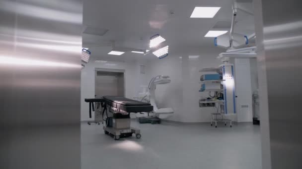 Dolly Shot Aus Dem Operationssaal Einem Modernen Krankenhaus Mit Modernster — Stockvideo