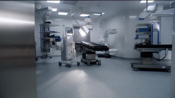 Modern Klinikteki Ameliyat Bloğunun Dolly Çekimi Gelişmiş Ekipmanlar Ameliyat Için — Stok video