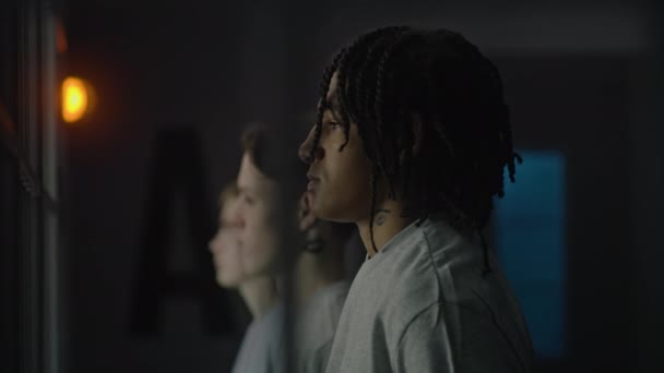 African American Warden Talks Multiethnic Teenage Prisoners Leads Them Prison — Stock Video