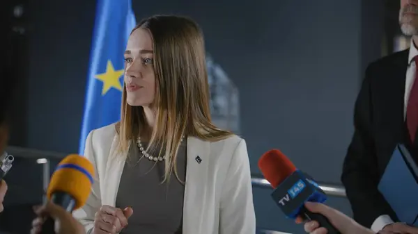 Positive Female Representative European Union Talks News Journalists Gives Interview — Stock Photo, Image