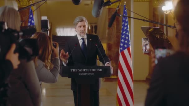 Zelfverzekerde President Van Verenigde Staten Spreekt Persconferentie Het Witte Huis — Stockvideo