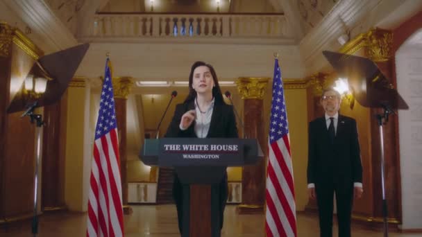 Uma Mulher Política Republicana Ministra Faz Discurso Político Casa Branca — Vídeo de Stock