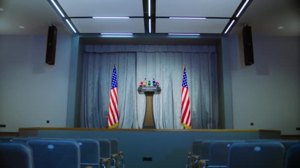Redetribüne Für Den Präsidenten Oder Regierungsvertreter Weißen Haus Pressekonferenzsaal Mit — Stockvideo