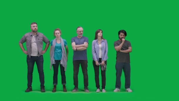 Grüner Bildschirm Eine Gruppe Unterschiedlicher Menschen Oder Freunde Unterstützt Fußballmannschaften — Stockvideo