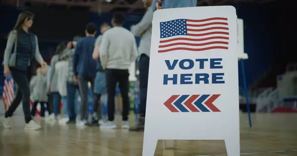 Vote Here Sign Floor Queue Multi Ethnic American Citizens Come — Stock Photo, Image