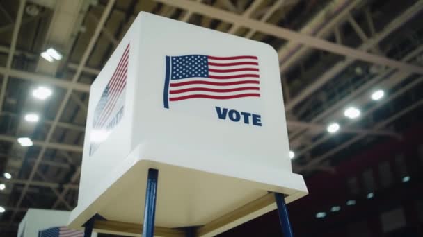 Cabine Votação Com Logotipo Bandeira Americana Estação Votação Dia Nacional — Vídeo de Stock