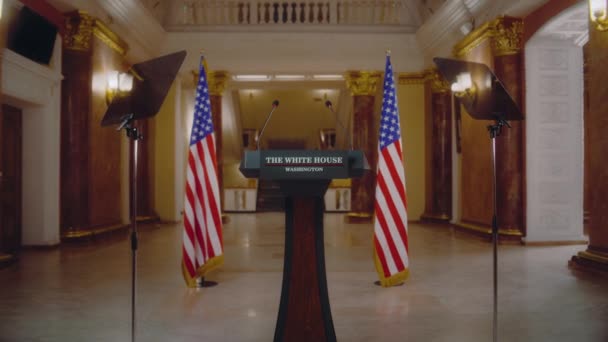 Συζήτηση Βάθρου Σταθεί Μικρόφωνα Ομιλία Για Τον Πρόεδρο Των Ηπα — Αρχείο Βίντεο