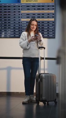 Kalabalık Havalimanı Terminali: 