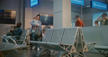 Kalabalık Uluslararası Havalimanı Terminali: 