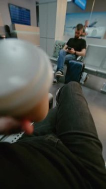 Kalabalık Havalimanı Terminali: 