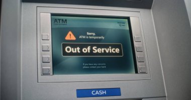 Sistem Arızası nedeniyle ATM Makine Ekranı Hata Mesajı Görüntüleme. Servis dışı Para Makinesi, Banka Aktarımları geçici olarak kullanılamaz durumda. Bozuk banka ekipmanları, sunucu çalışmıyor. Kapat..