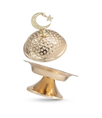 Beyaz arkaplanda izole edilmiş Ramazan metal kasesi