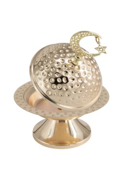 Beyaz arkaplanda izole edilmiş Ramazan metal kasesi