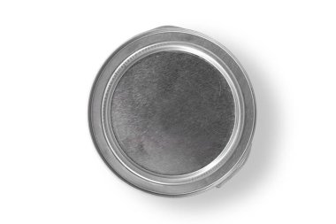 Beyaz arka planda metalik saplı şeffaf boş plastik kova