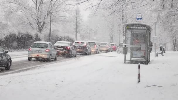Unexpected Winter Traffic Krakow Poland Video Slow Motion — Wideo stockowe