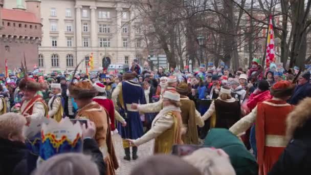 Κρακοβία Πολωνία Ιανουαρίου 2023 Τρεις Βασιλιάδες Ημέρα Στην Κρακοβία Χορευτές — Αρχείο Βίντεο