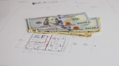 Yeni bir ev almak, para ve emlak planlarına yatırım yapmak..