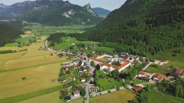 Vista Aérea Inclinada Abadía Ettal Baviera Imágenes Aviones Tripulados Alemania — Vídeos de Stock