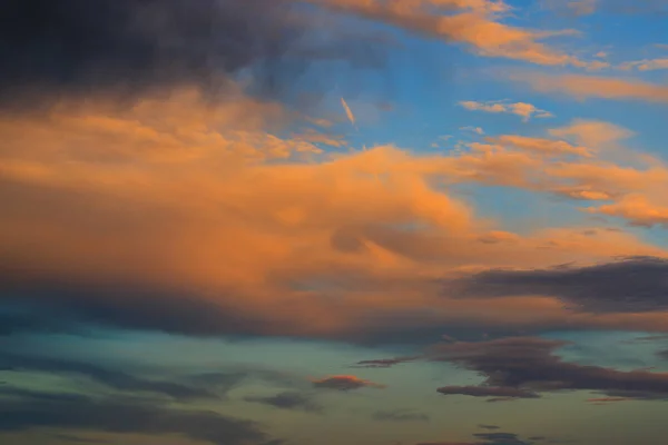 Απαλό Ηλιοβασίλεμα Πορτοκαλί Και Μπλε Ουρανός — Φωτογραφία Αρχείου