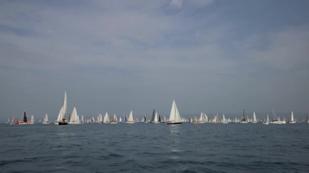 Hunderte Segelboote Auf Einer Riesigen Regatta Der Barcolana Triest Italien — Stockvideo