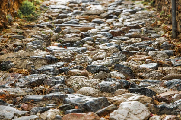 Eski kasabada taş döşeme.
