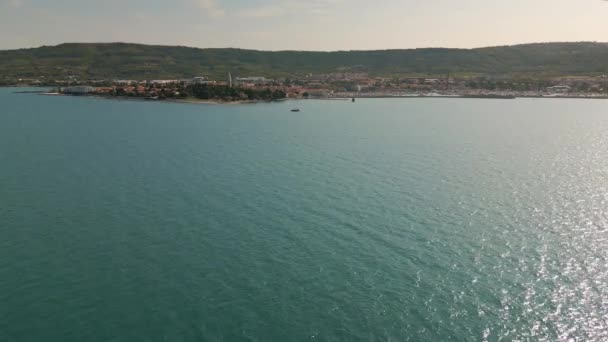 Voo Sobre Mar Direcção Cidade Izola Eslovénia — Vídeo de Stock