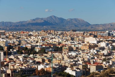 Güneşli Alicante kentsel gelişimi.