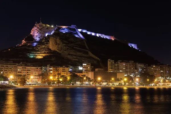 Gece Dağ ve Santa Barbara Kalesi, Alicante.