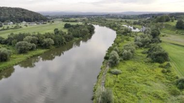 Tyniec, Polonya 'daki Vistula Nehri, havadan çekim.