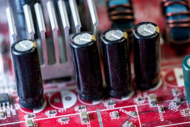 Anakart ya da mikroişlemci çipindeki elektronik parçaları kapat. Orta teknoloji konsepti. anakart