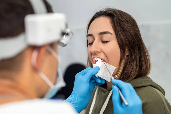 Ent Specialist Mask Examines Patient Sore Throat Office Medicine Checking — Stock Photo, Image