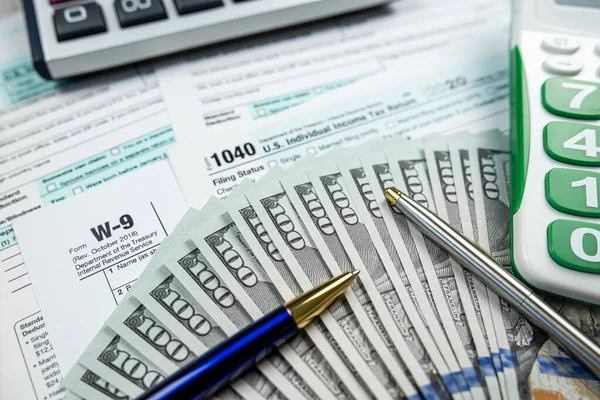 2022 Blank Income Tax Return Form 1040 Accountant Concept Deadline — Foto de Stock