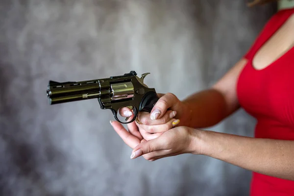 Female Secret Agent Red Coctail Dress Gun Her Hands Dark — Stok fotoğraf