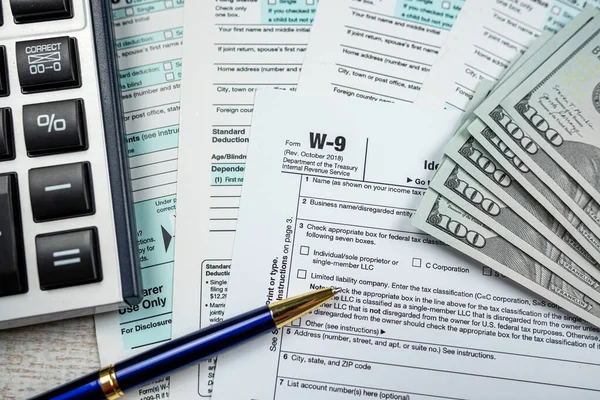 2022 Blank Income Tax Return Form 1040 Accountant Concept Deadline — Foto de Stock