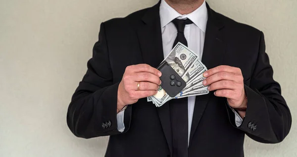 Business Man Serious Suit Stands Hallway Office Large Sum Dollars — Foto de Stock