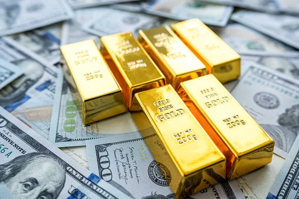 Billete 100 Dólares Con Barras Oro Como Fondo Financiero — Foto de Stock