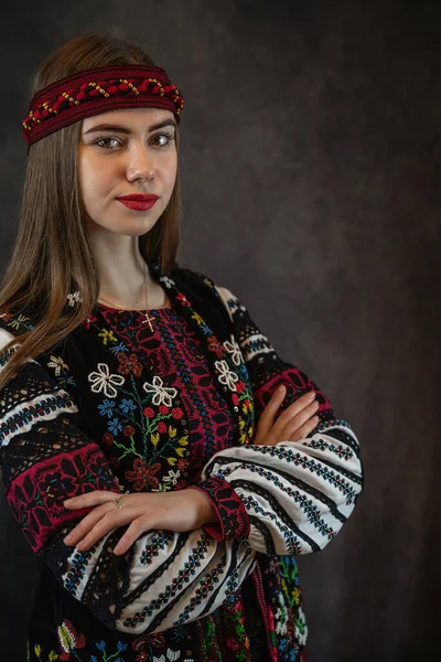 Beautiful Caucasian Woman Traditional Ukrainian Clothing Red Embroidered Dress Studio — Stock Photo, Image