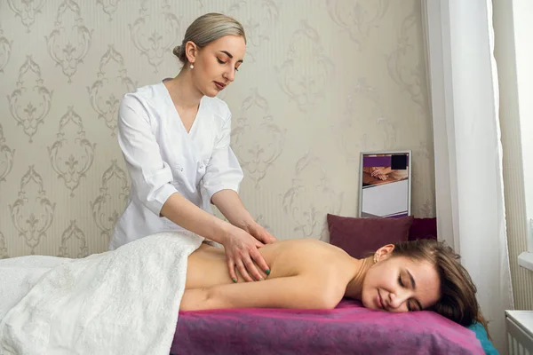 Young Girl Perfect Skin Getting Relax Massage Her Back Beauty — 스톡 사진