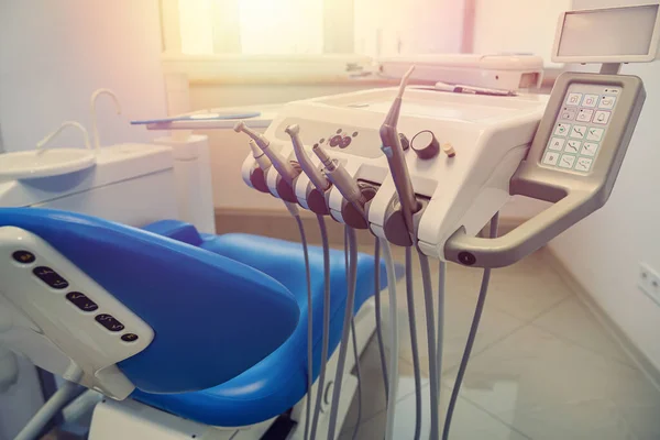 Nueva Silla Dentista Azul Gabinete Dental Clínica Moderna Asistencia Sanitaria — Foto de Stock