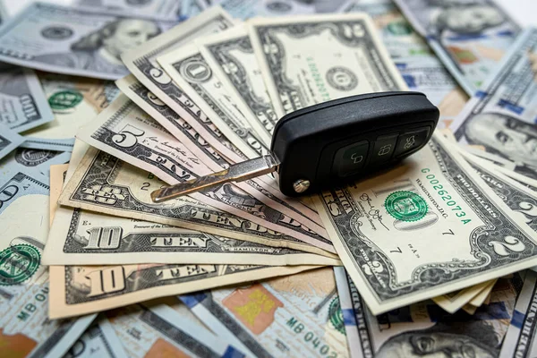 Kaufen Oder Verkaufen Oder Insyrance Auto Dollar Mit Schlüsseln Auf — Stockfoto