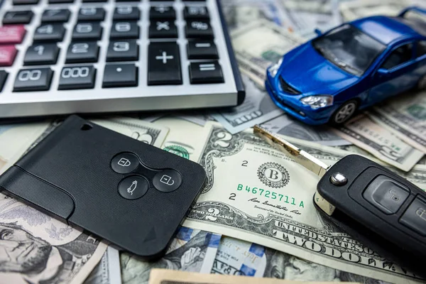 Blaues Spielzeugauto Mit Echtem Schlüsselrechner Über Uns Dollarnoten Leasing Oder — Stockfoto