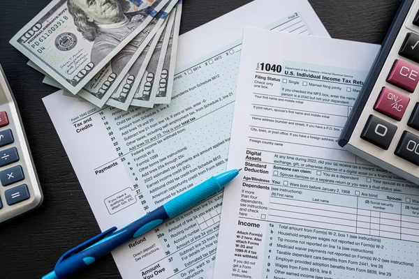 Steuerzahlung Jahr 2023 Form Von Dollar Stift Und Taschenrechner Deadline — Stockfoto