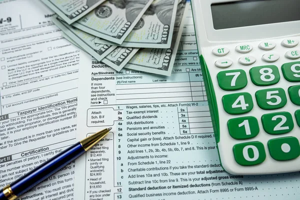 2022 Blank Income Tax Return Form 1040 Accountant Concept Deadline — Zdjęcie stockowe